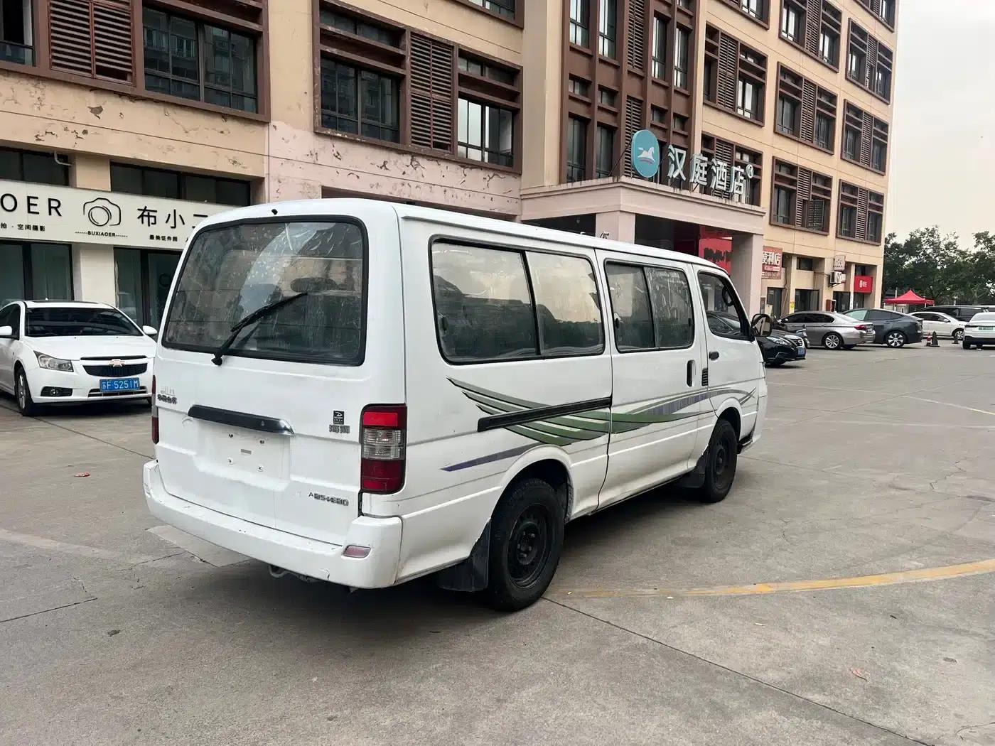 Jinbei Haishi 2016 2.0L Luxury V19 — миниатюра 3