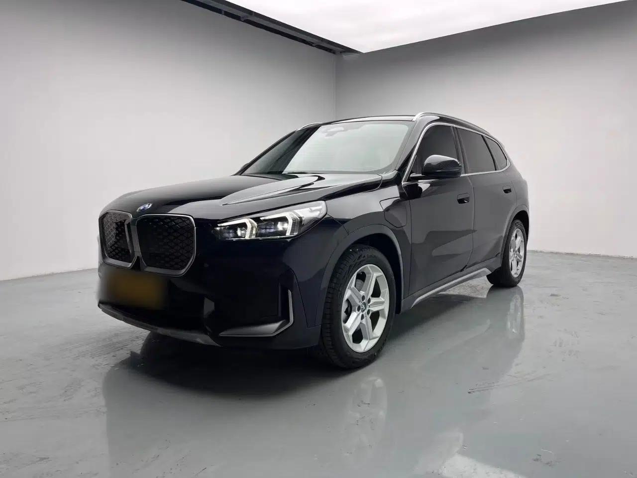 BMW iX1 2023 eDrive25L X Design Package — миниатюра 1