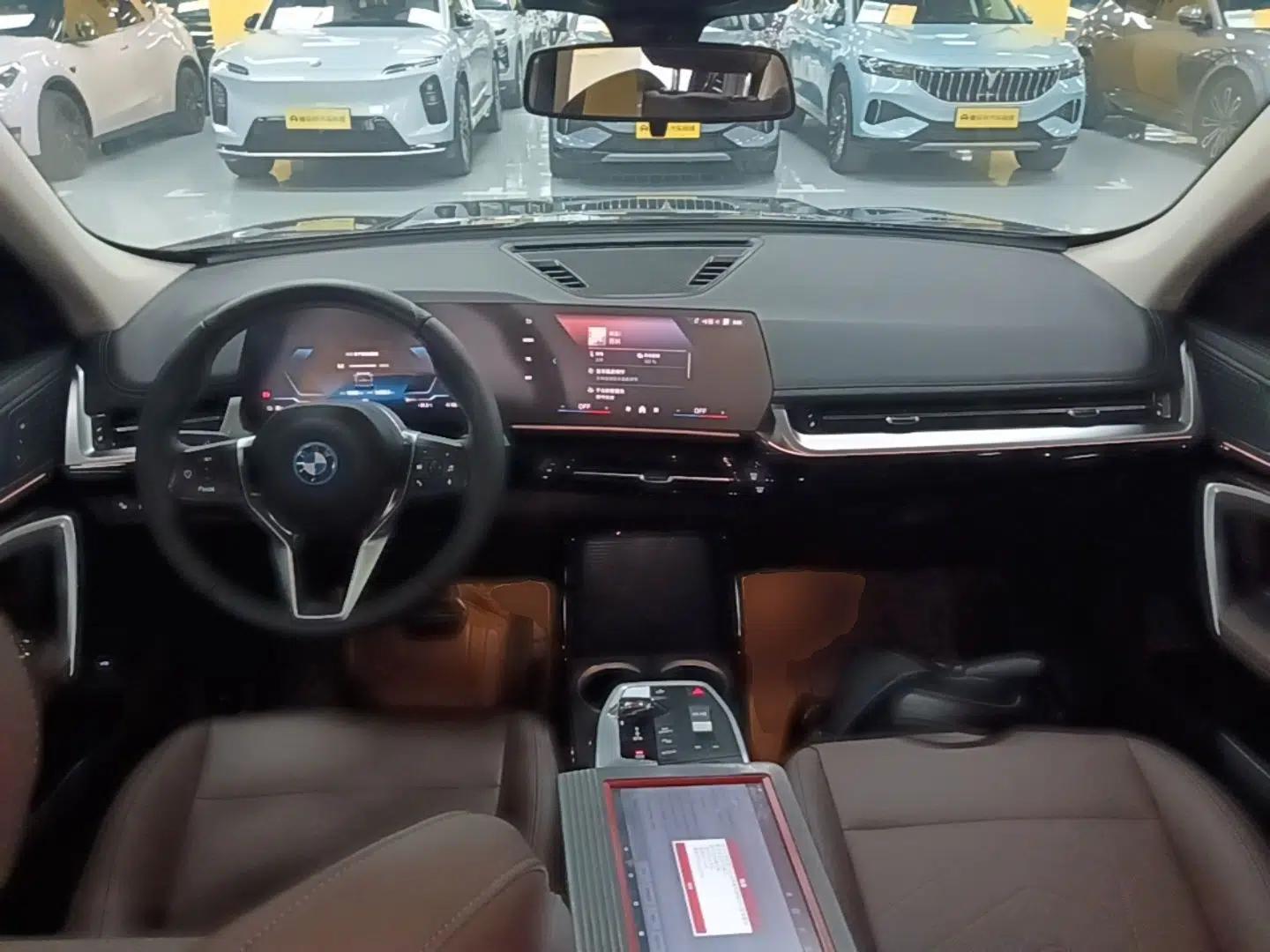 BMW iX1 2023 eDrive25L X Design Package — миниатюра 17