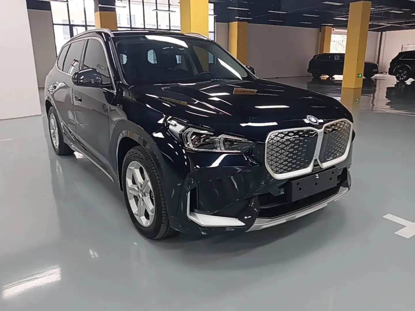 BMW iX1 2023 eDrive25L X Design Package — миниатюра 3