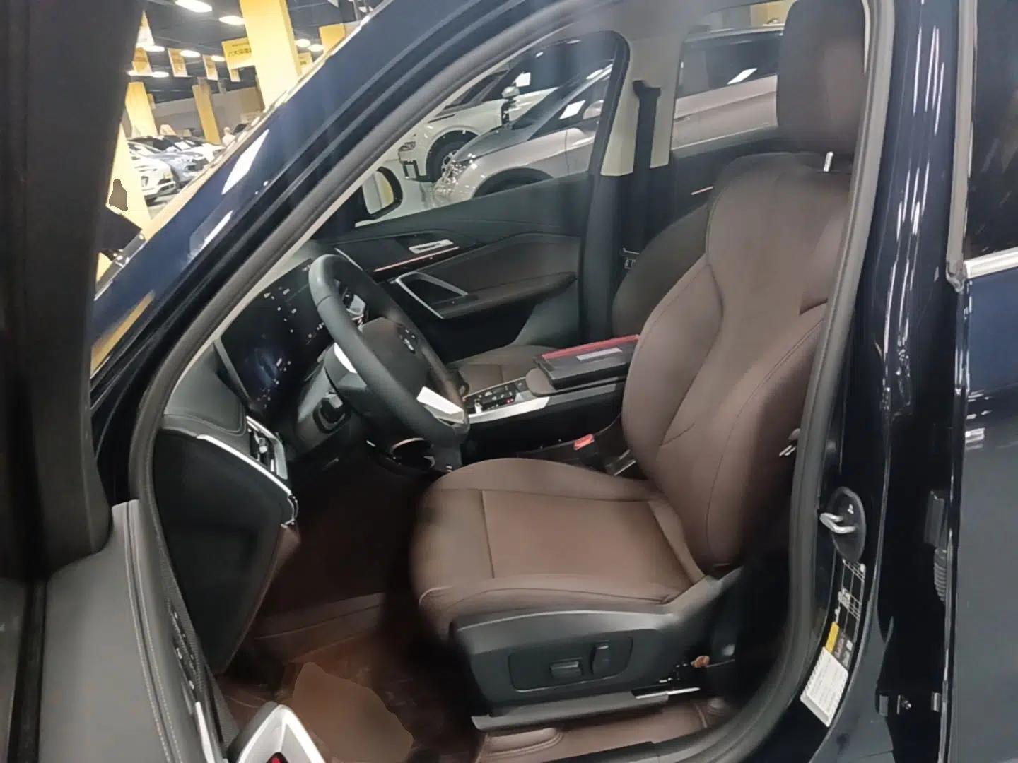 BMW iX1 2023 eDrive25L X Design Package — миниатюра 22