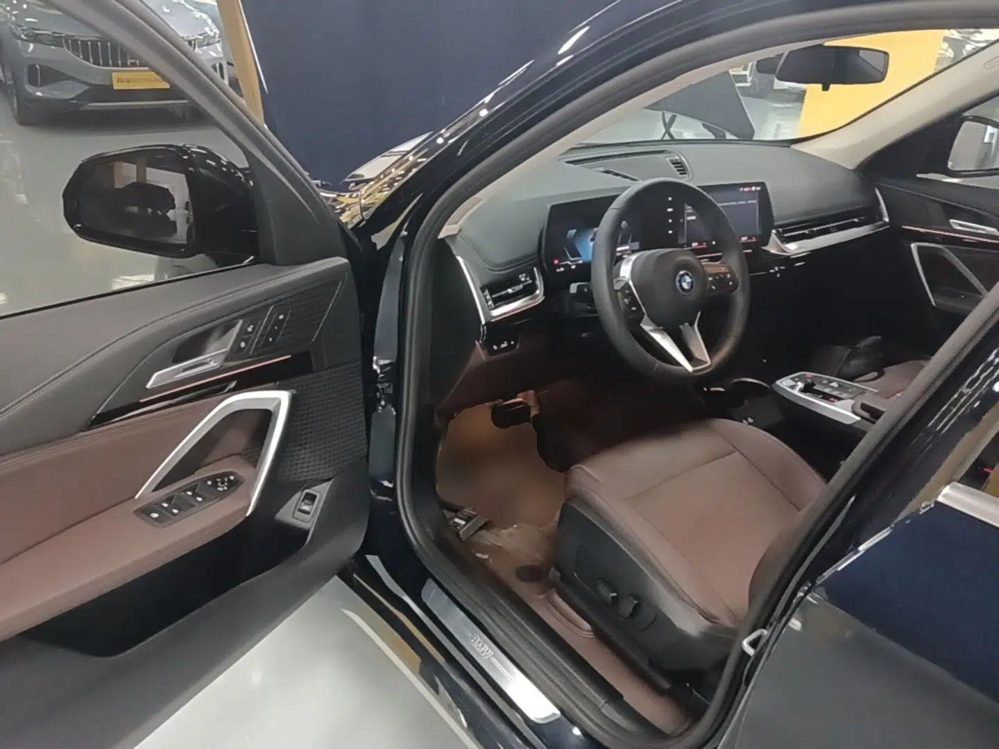 BMW iX1 2023 eDrive25L X Design Package — миниатюра 23