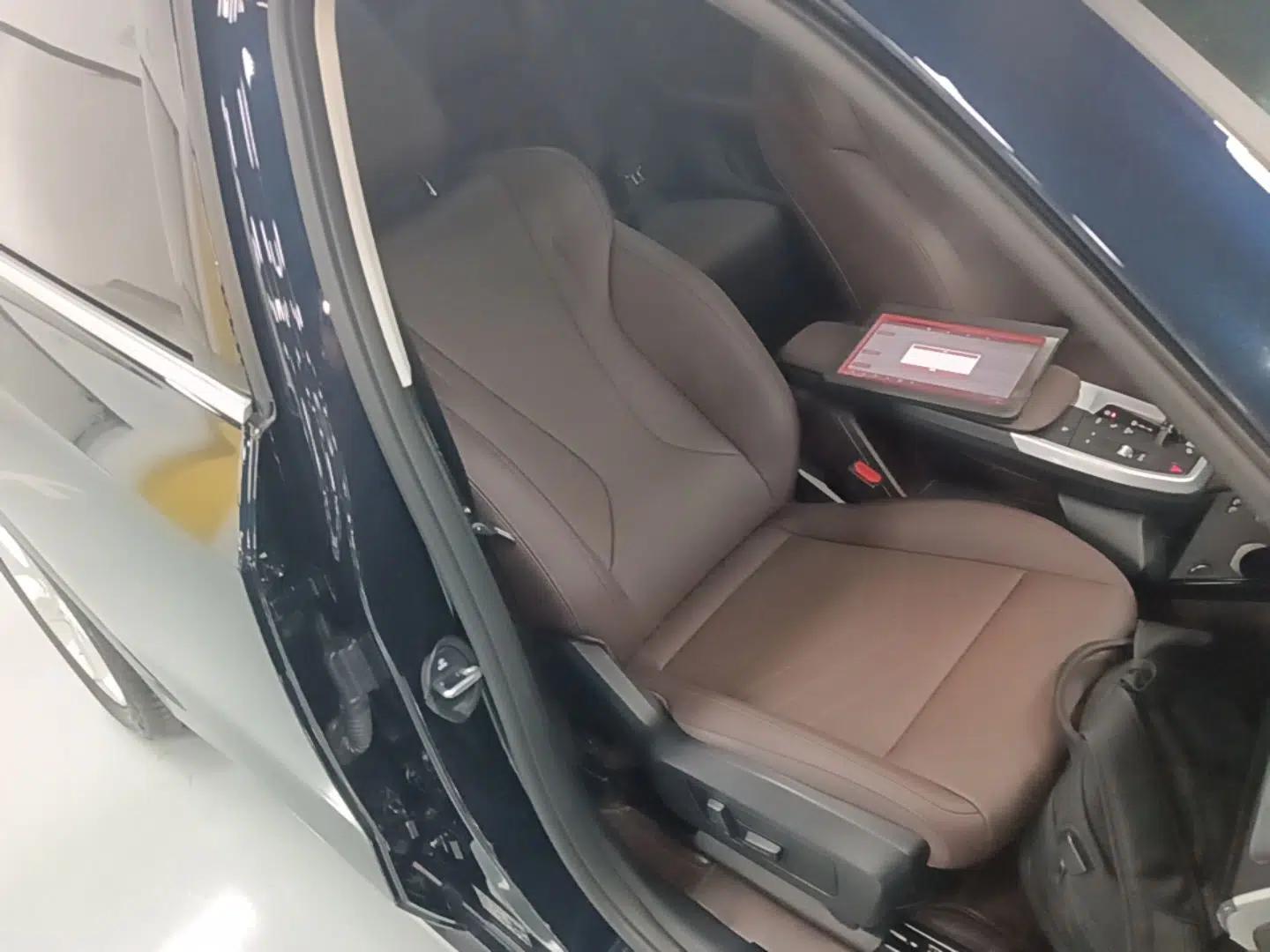 BMW iX1 2023 eDrive25L X Design Package — миниатюра 24