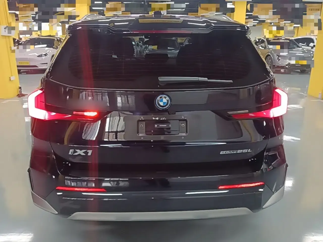 BMW iX1 2023 eDrive25L X Design Package — миниатюра 5