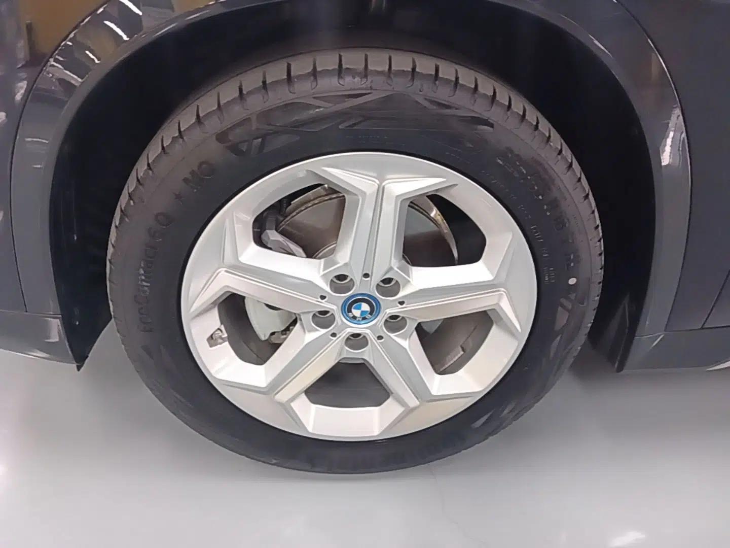 BMW iX1 2023 eDrive25L X Design Package — миниатюра 10