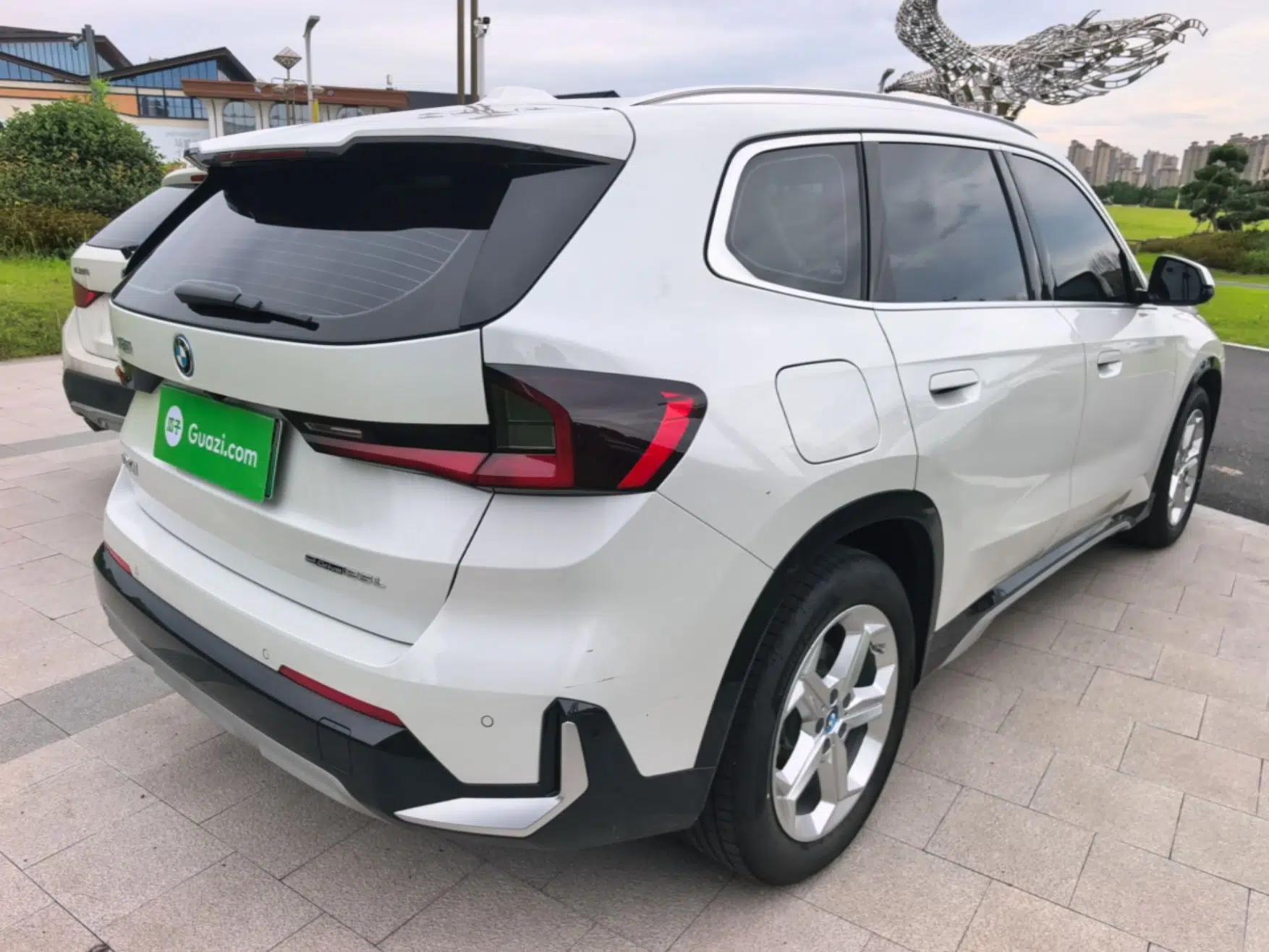 BMW iX1 2025 eDrive25L X Design Package — миниатюра 6