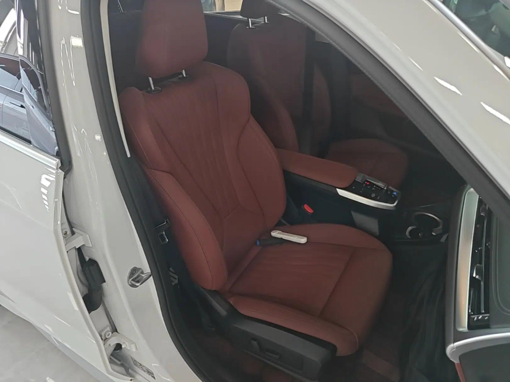 BMW iX1 2025 eDrive25L M Sport Package — миниатюра 19