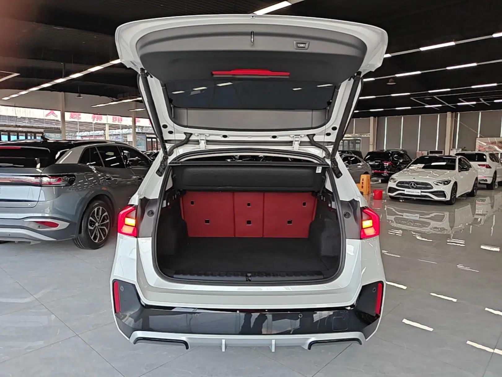 BMW iX1 2025 eDrive25L M Sport Package — миниатюра 22