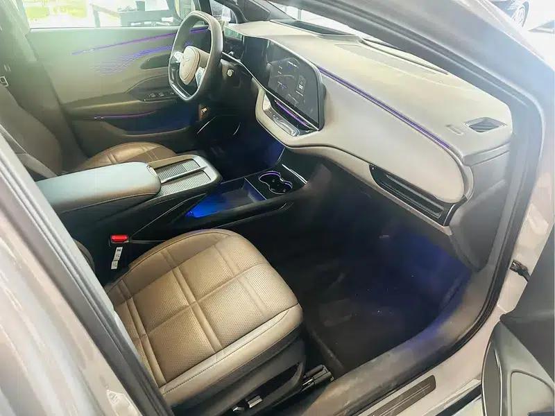 Hongqi EH7 2024 760 Pro+ AWD Edition — миниатюра 8