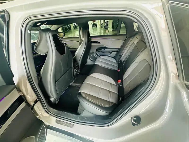 Hongqi EH7 2024 760 Pro+ AWD Edition — миниатюра 10