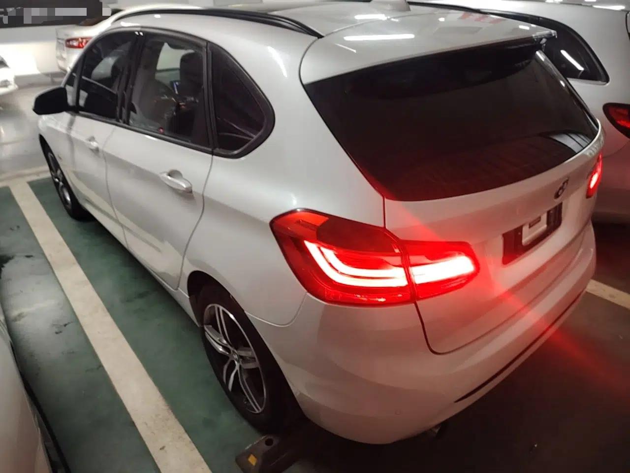 BMW 2 Series Active Tourer 2016 218i Sports Design Package — миниатюра 4