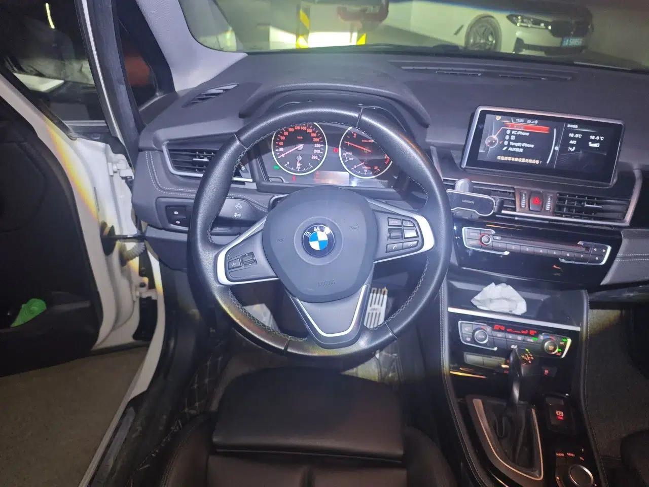 BMW 2 Series Active Tourer 2016 218i Sports Design Package — миниатюра 7