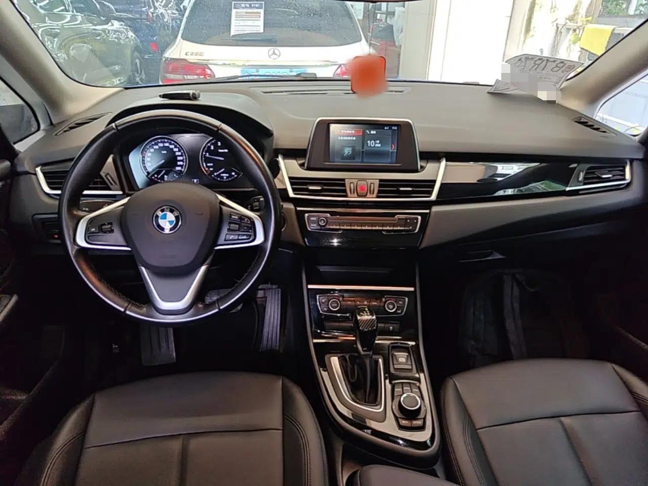 BMW 2 Series Active Tourer 2019 218i Leading Model — миниатюра 12