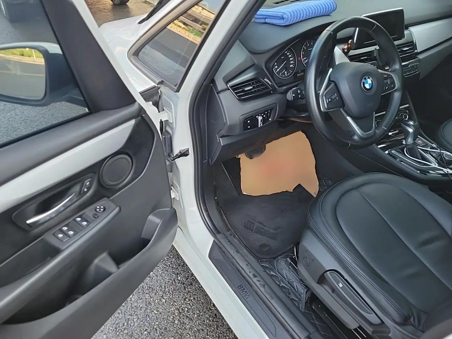 BMW 2 Series Active Tourer 2016 218i Fashion Model — миниатюра 16