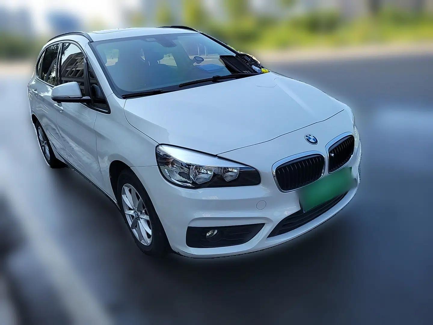 BMW 2 Series Active Tourer 2016 218i Fashion Model — миниатюра 3