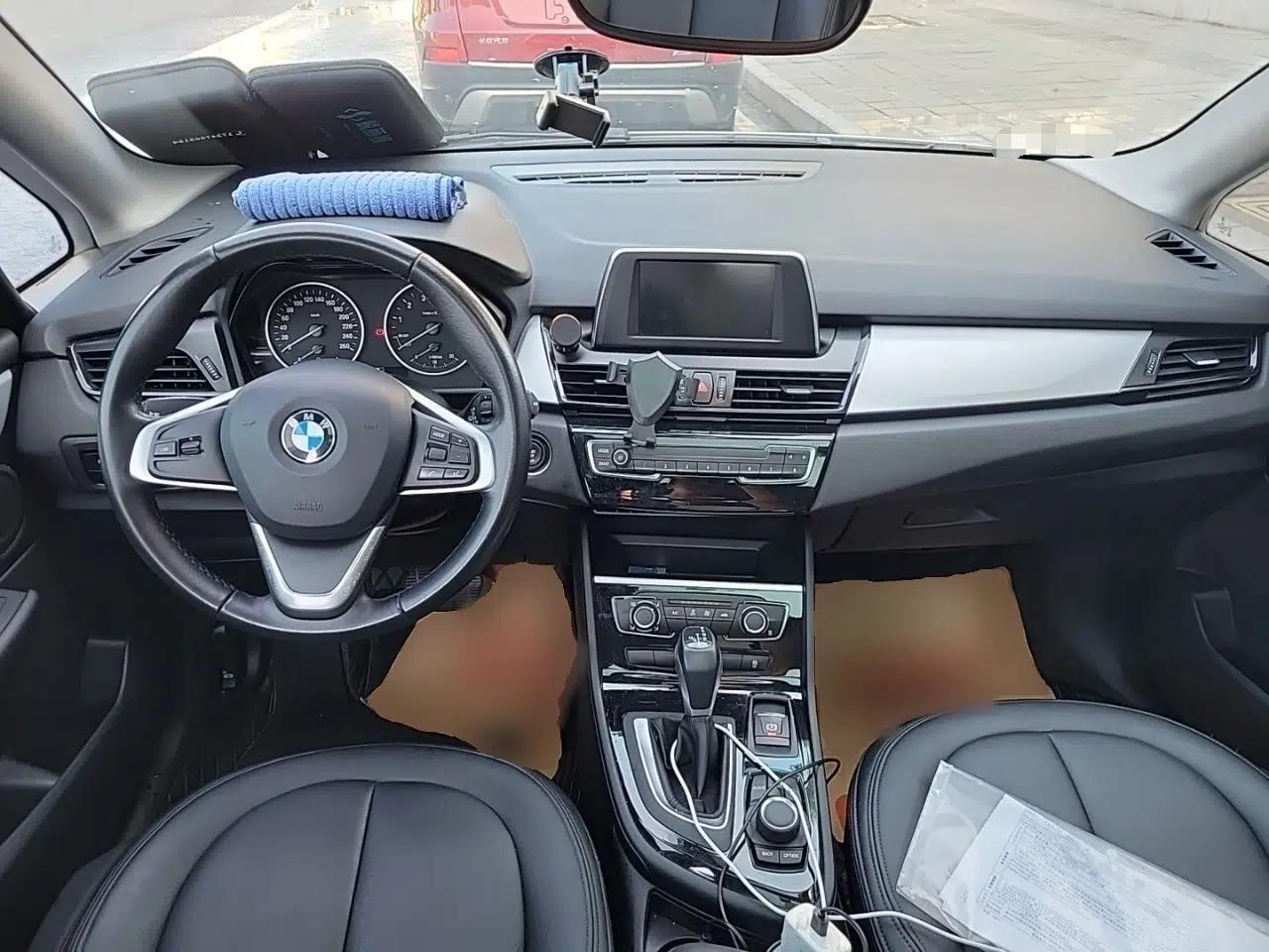BMW 2 Series Active Tourer 2016 218i Fashion Model — миниатюра 9
