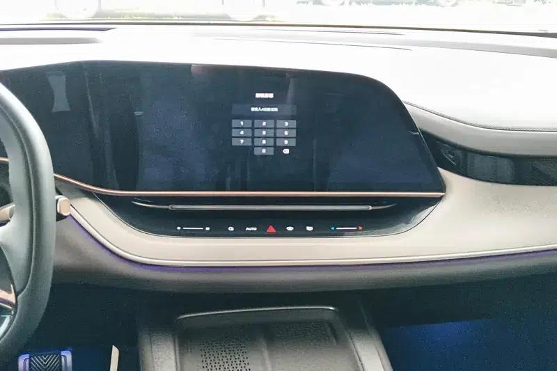 Hongqi Tiangong 08 2025 730 Max Rear-Wheel Drive Edition — миниатюра 13