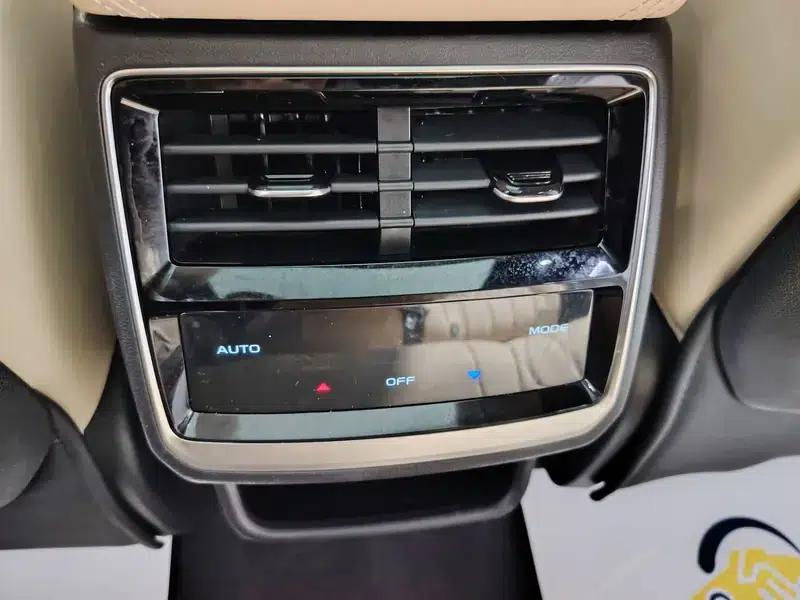 Geely Xingyue L 2025 2.0TD High-Power Automatic Two-Wheel Drive Oriental Star Edition — миниатюра 11