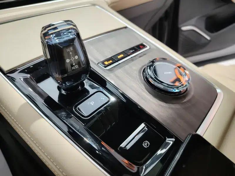 Geely Xingyue L 2025 2.0TD High-Power Automatic Two-Wheel Drive Oriental Star Edition — миниатюра 16