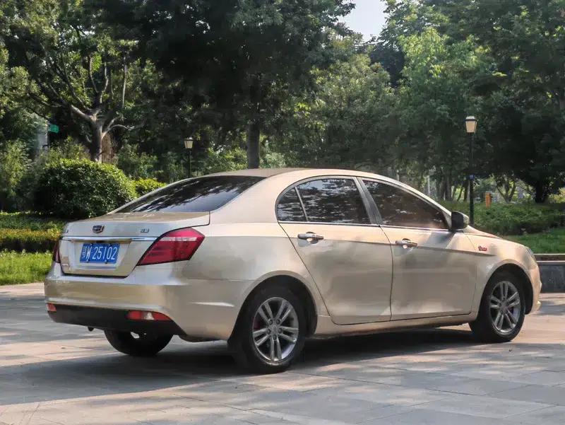 Geely Emgrand 2015 Sedan 1.3T CVT Upgrade Edition — миниатюра 6