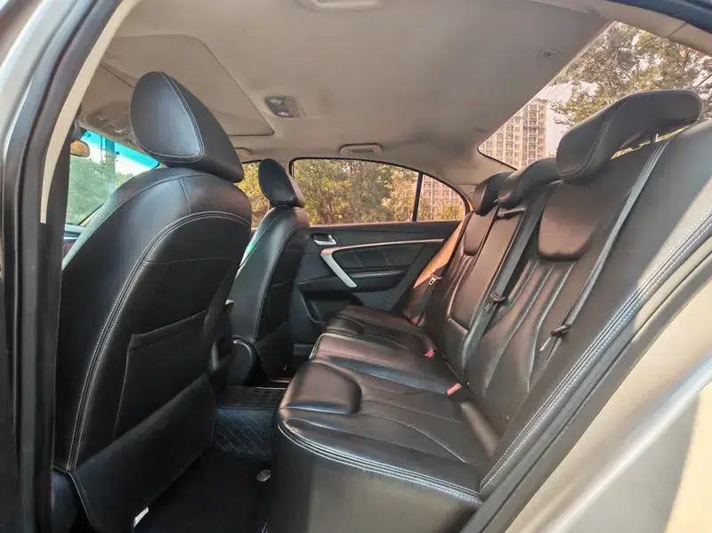 Geely Emgrand 2015 Sedan 1.3T CVT Upgrade Edition — миниатюра 9