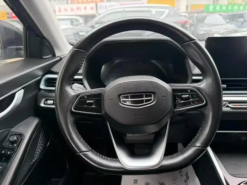 Geely Emgrand 2022 4th Generation 1.5L CVT Flagship Edition — миниатюра 11