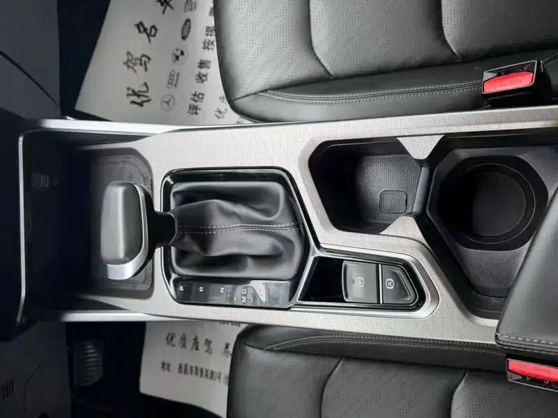 Geely Emgrand 2022 4th Generation 1.5L CVT Flagship Edition — миниатюра 12