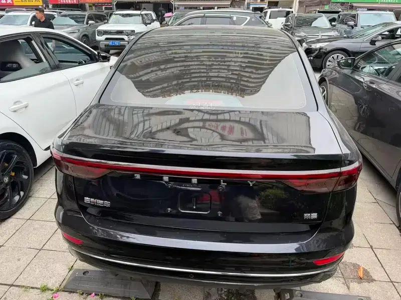 Geely Emgrand 2022 4th Generation 1.5L CVT Flagship Edition — миниатюра 5
