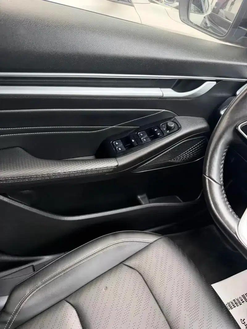 Geely Emgrand 2022 4th Generation 1.5L CVT Flagship Edition — миниатюра 7