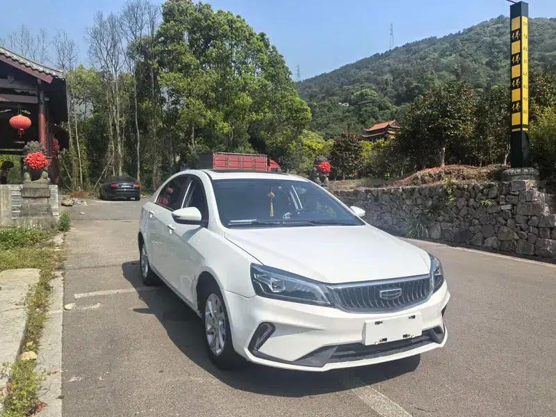 Geely Emgrand 2021 UP 1.5L CVT Upward Edition — миниатюра 3