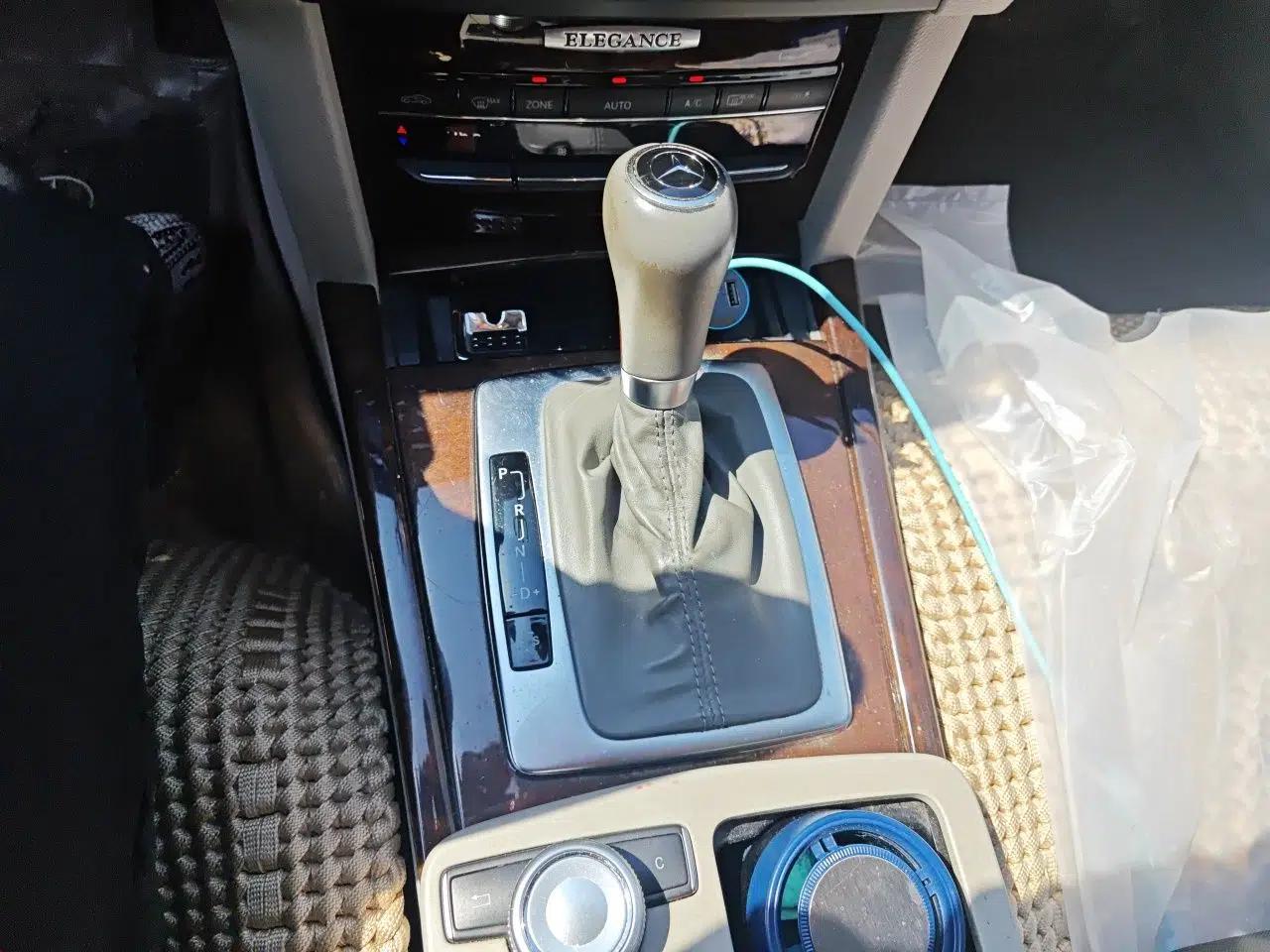 Mercedes-Benz E-Class 2011 E 200 L CGI Elegant Model — миниатюра 14
