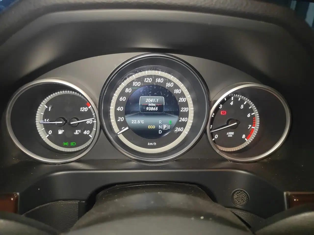 Mercedes-Benz E-Class 2015 E 260 L Luxury Model — миниатюра 11