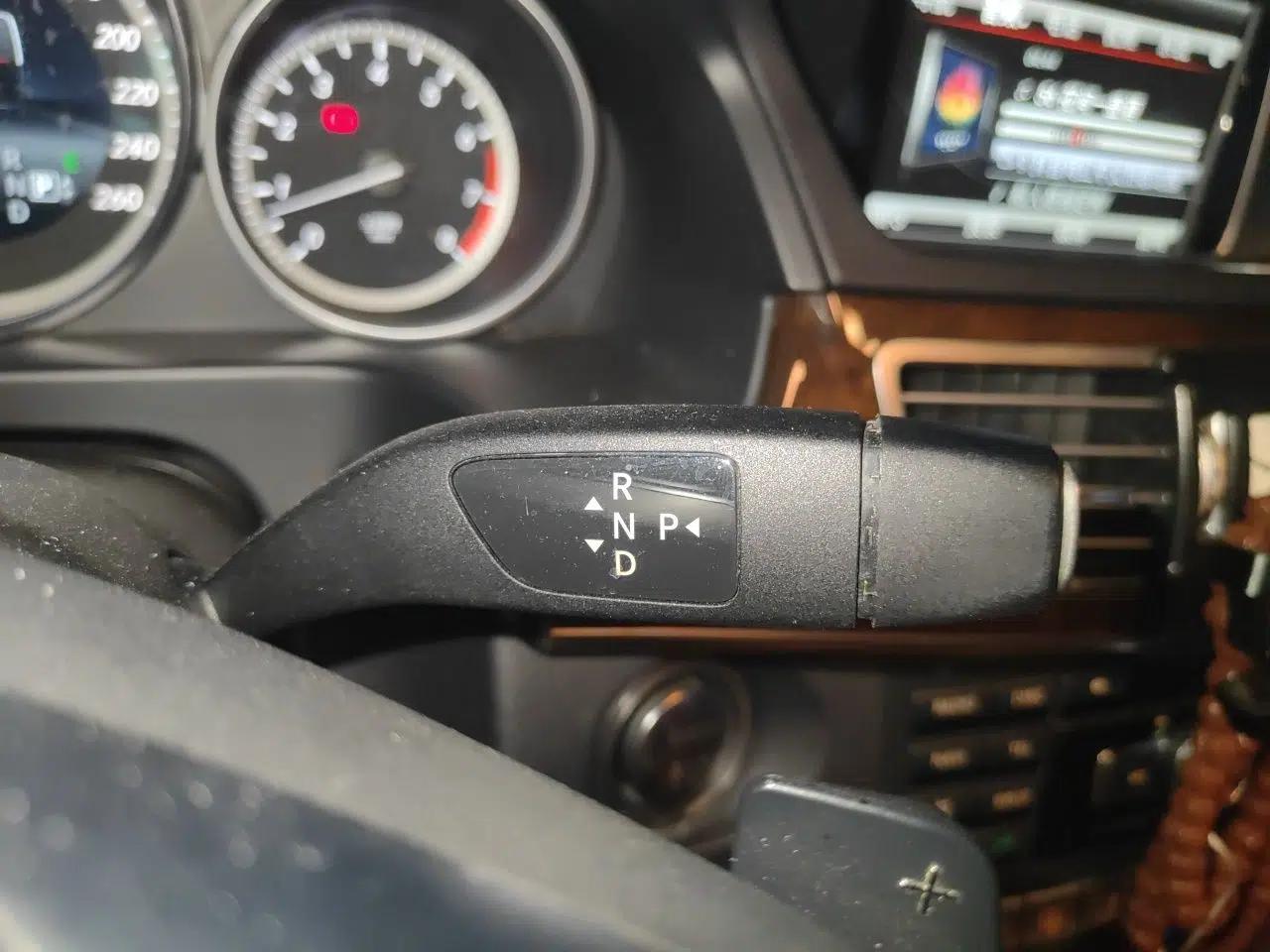 Mercedes-Benz E-Class 2015 E 260 L Luxury Model — миниатюра 14