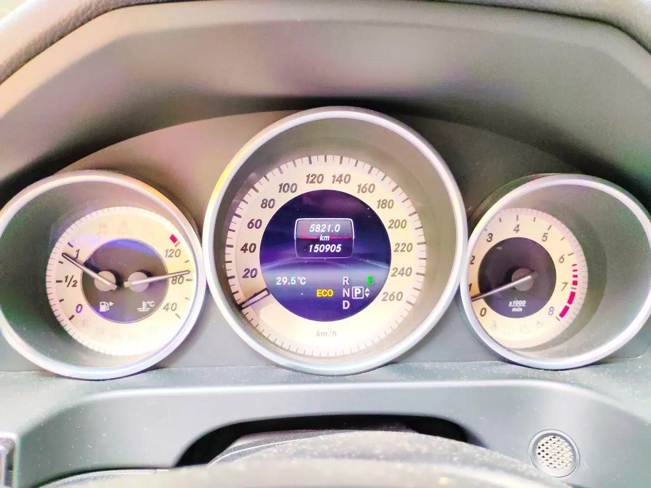 Mercedes-Benz E-Class 2015 E 180 L Sport Edition — миниатюра 11