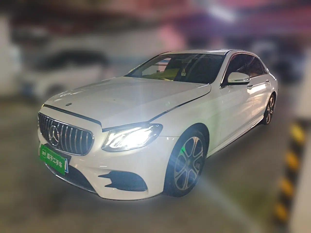 Mercedes-Benz E-Class 2016 E 300 L Sporty and Stylish Model — миниатюра 1