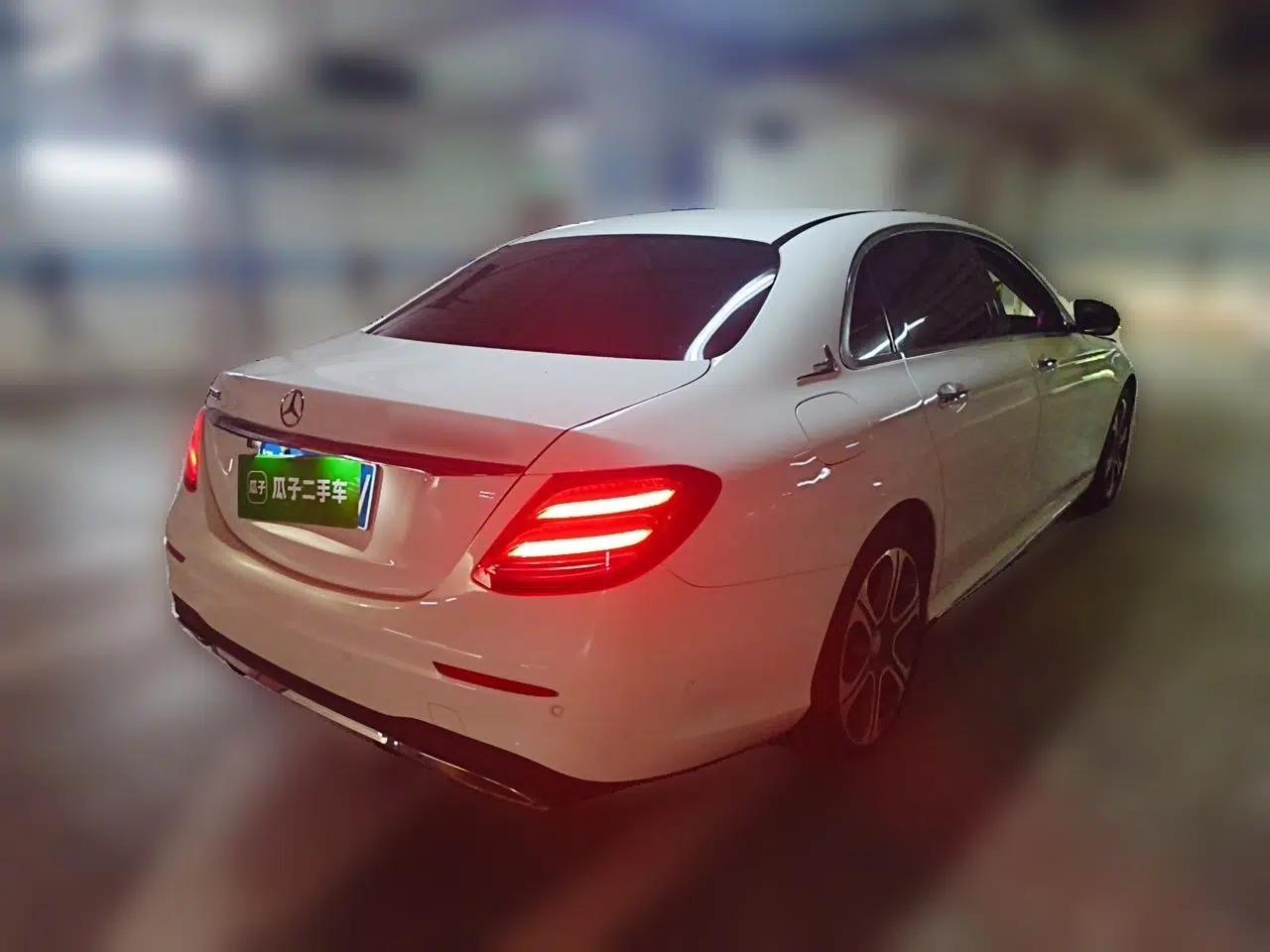 Mercedes-Benz E-Class 2016 E 300 L Sporty and Stylish Model — миниатюра 6