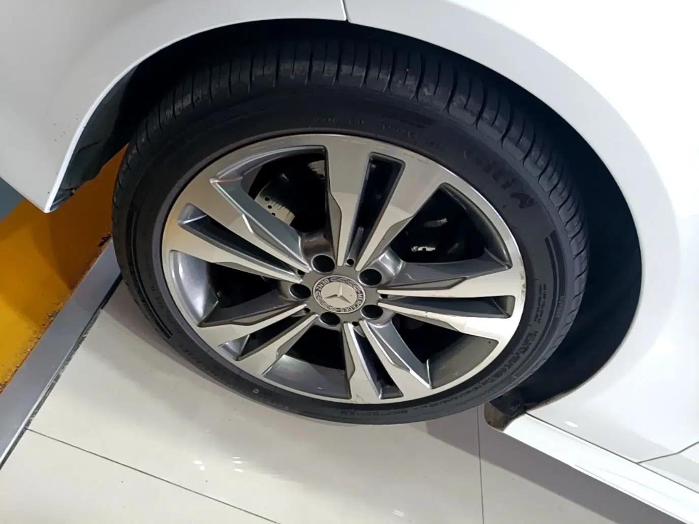 Mercedes-Benz E-Class 2015 Restyled E 260 L Sport Edition — миниатюра 12