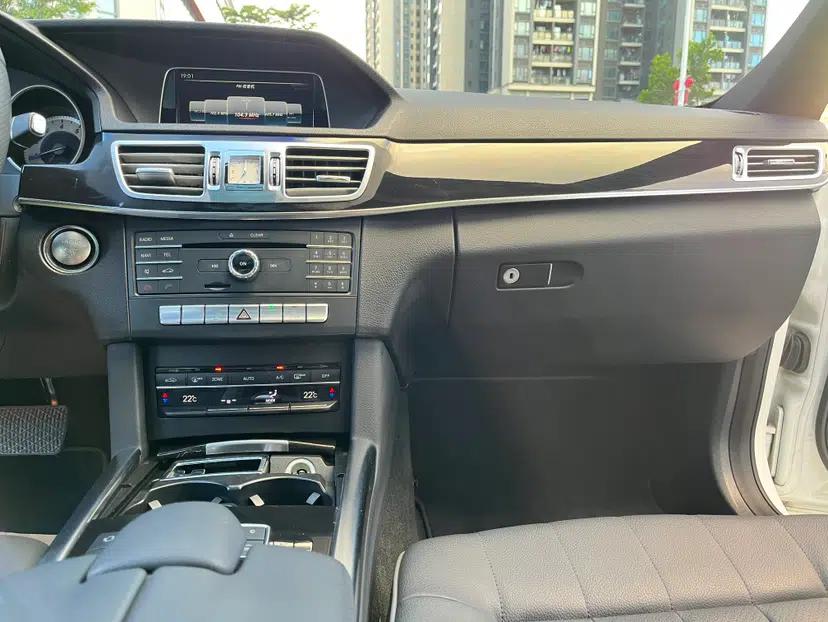 Mercedes-Benz E-Class 2015 Restyled E 260 L Sport Edition — миниатюра 23