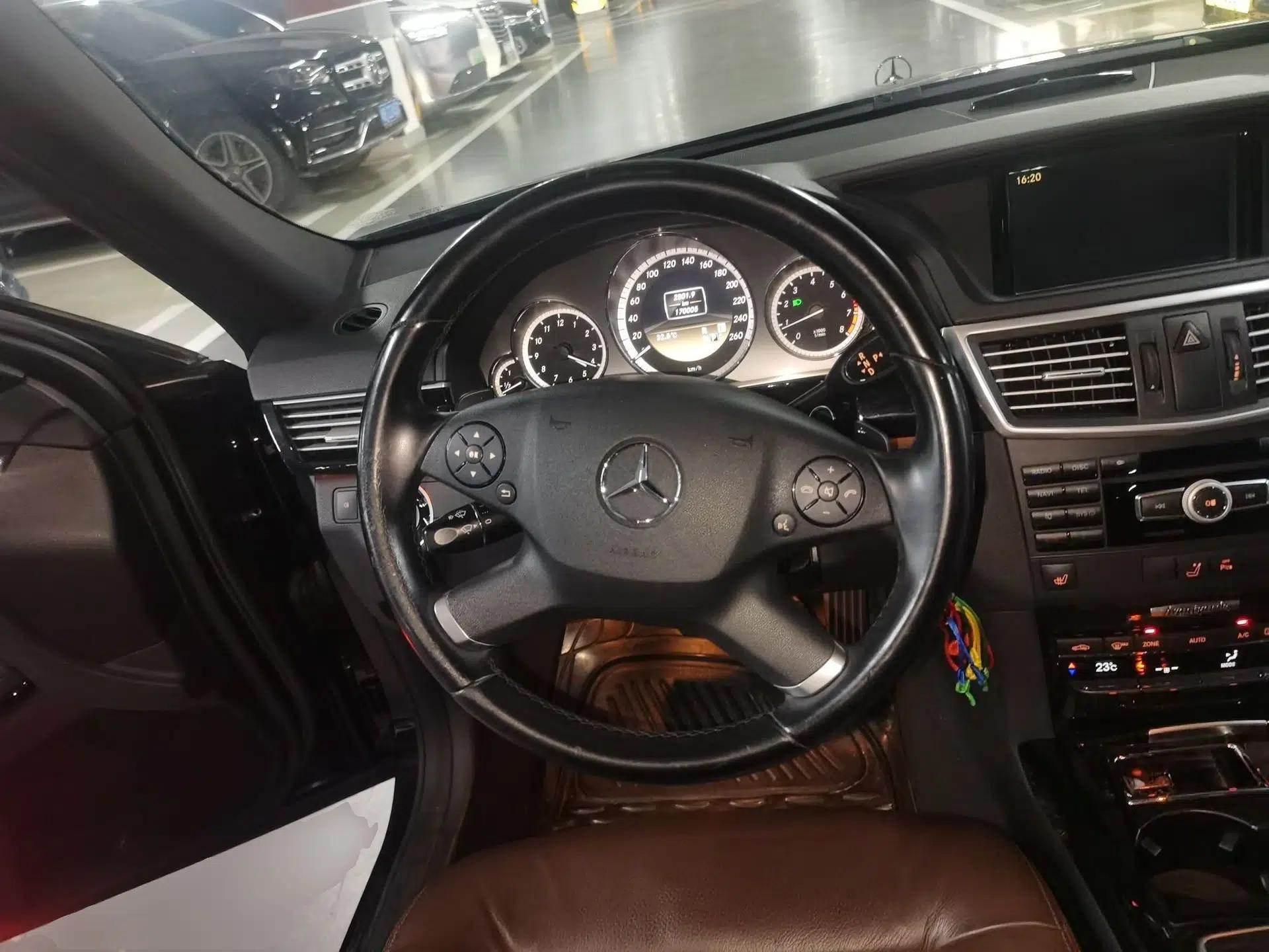 Mercedes-Benz E-Class 2012 E 260 L CGI Fashion Model — миниатюра 10