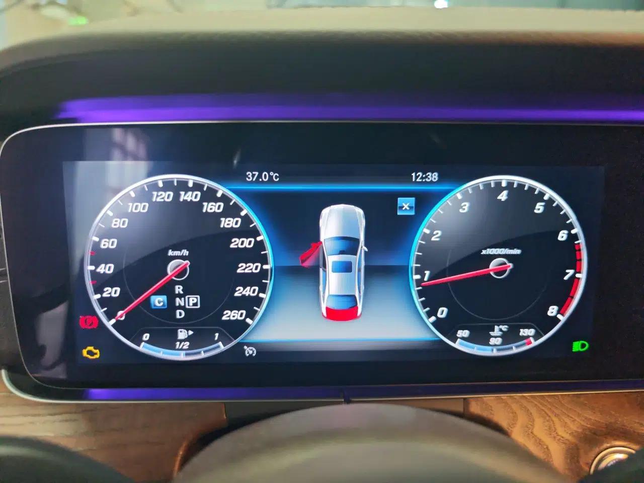 Mercedes-Benz E-Class 2018 Facelift E 200 L — миниатюра 11