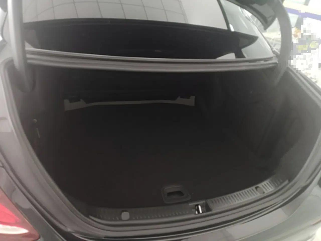 Mercedes-Benz E-Class 2018 Facelift E 200 L — миниатюра 22