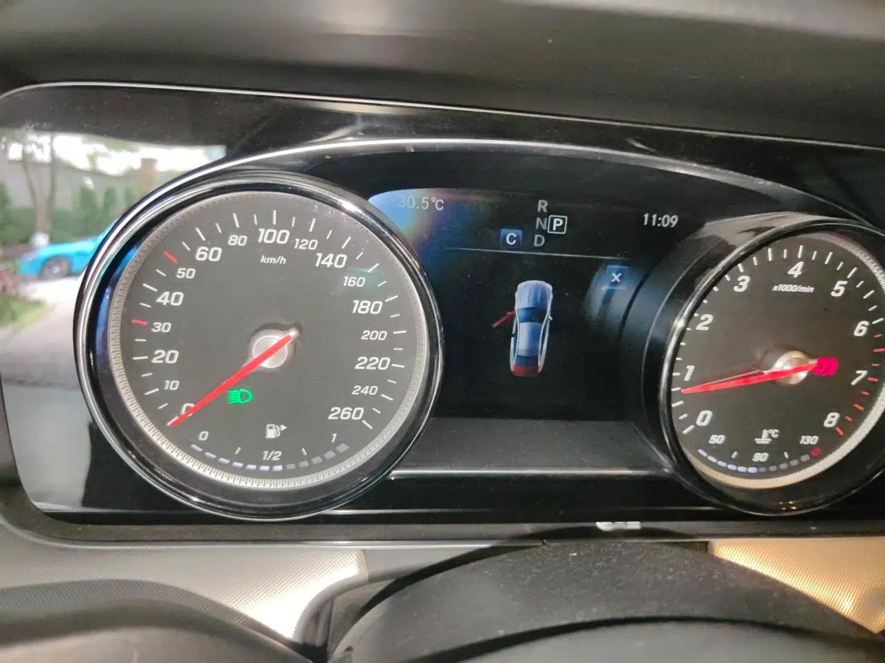 Mercedes-Benz E-Class 2017 E 200 Coupe — миниатюра 10