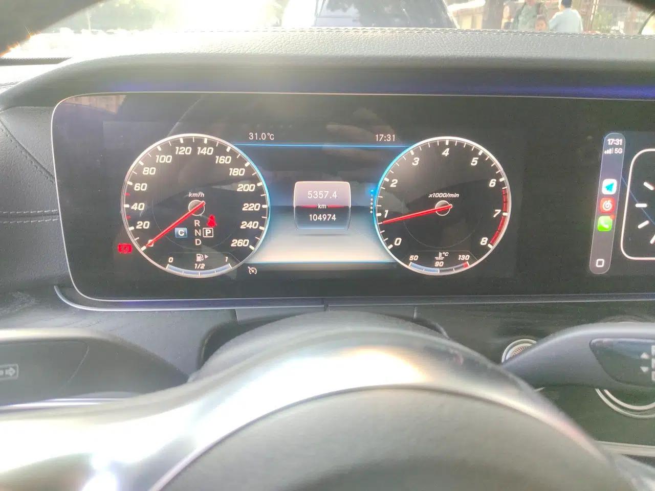 Mercedes-Benz E-Class 2019 E 300 L Sporty and Stylish Model — миниатюра 11