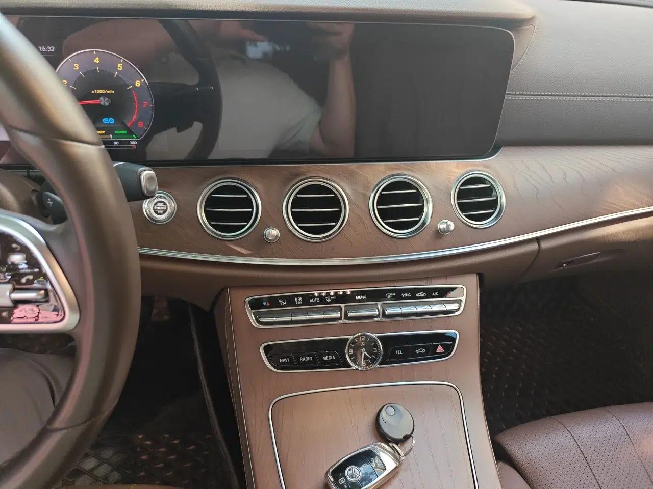 Mercedes-Benz E-Class 2020 E 260 L — миниатюра 13