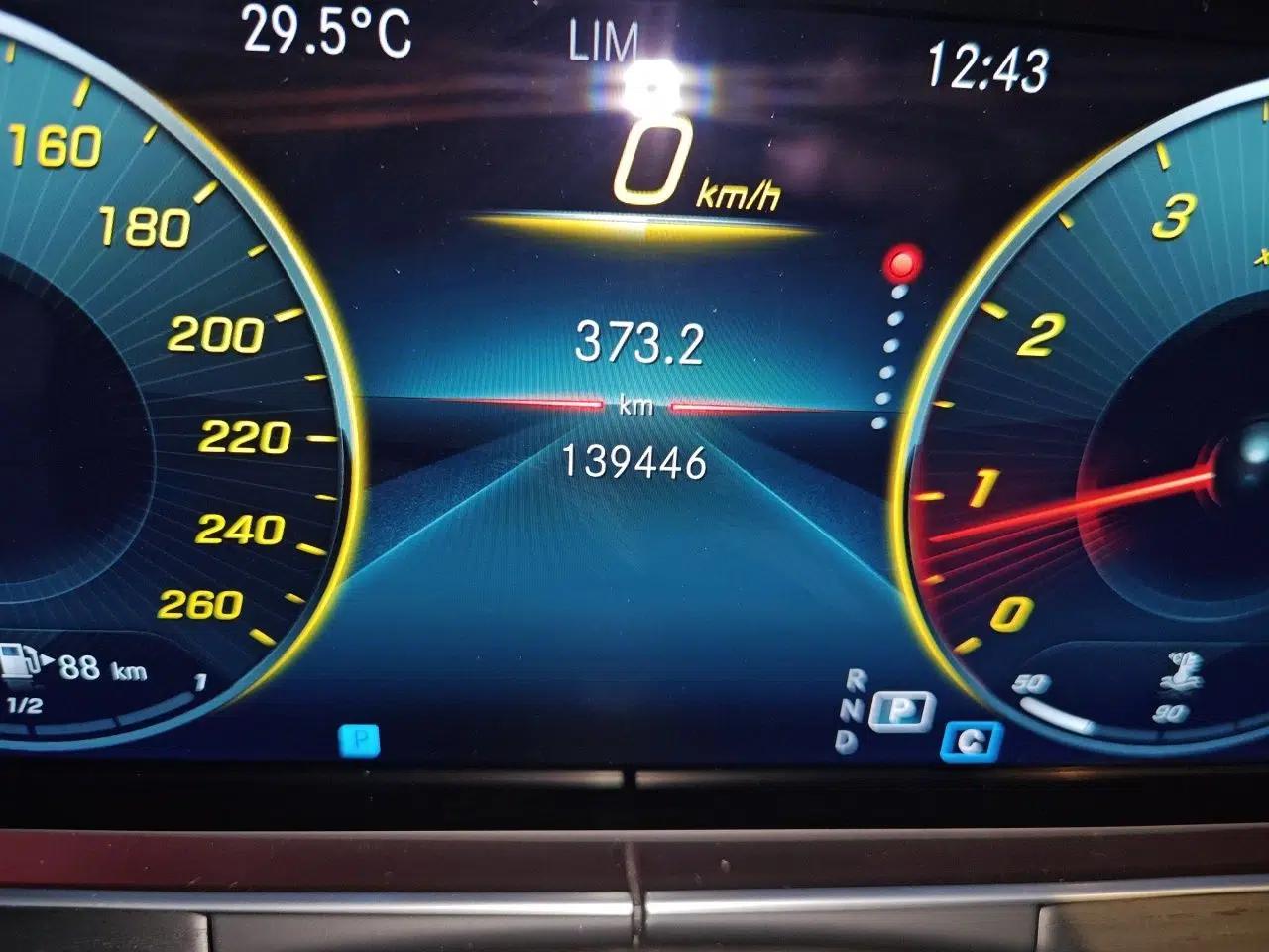 Mercedes-Benz E-Class 2021 Restyled E 300 L Sport Luxury Edition — миниатюра 12