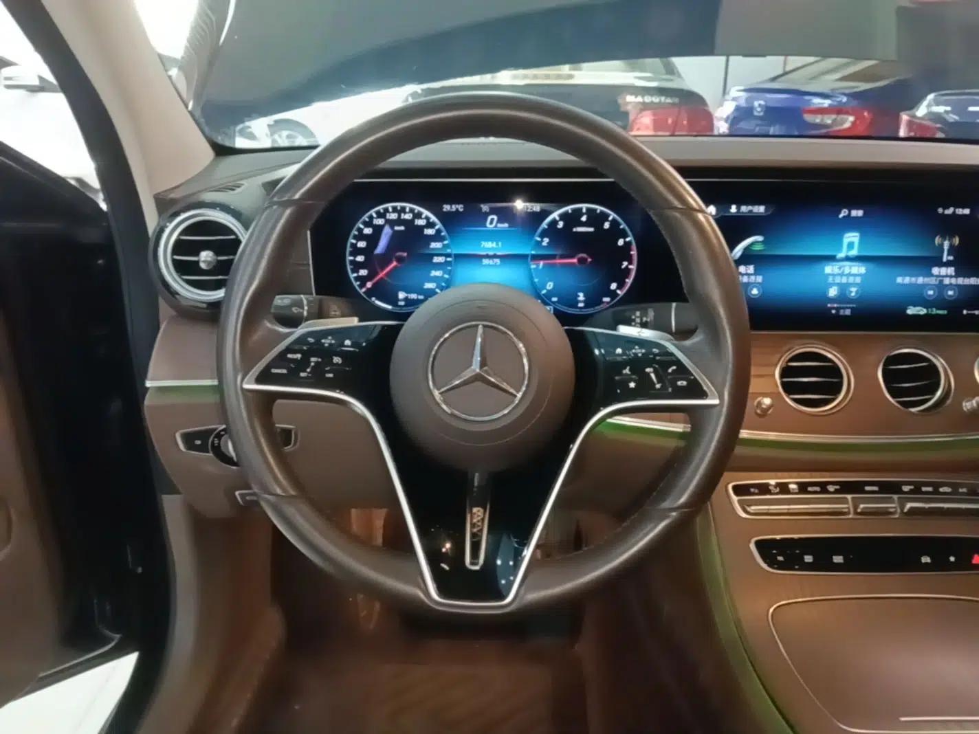 Mercedes-Benz E-Class 2021 Restyled E 300 L Luxury Edition — миниатюра 13