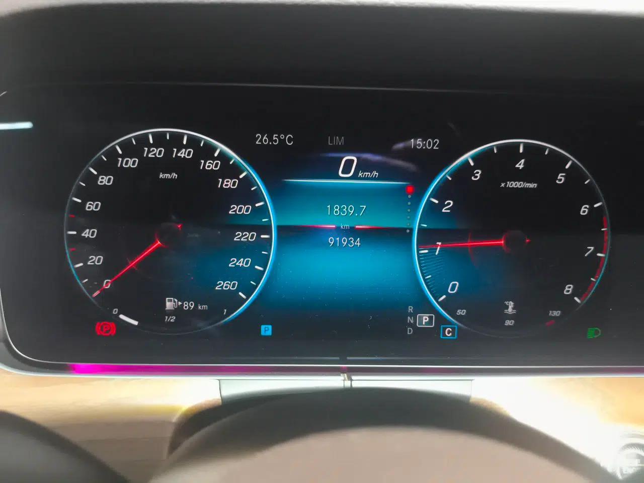 Mercedes-Benz E-Class 2021 Restyled E 300 L Luxury Edition — миниатюра 11