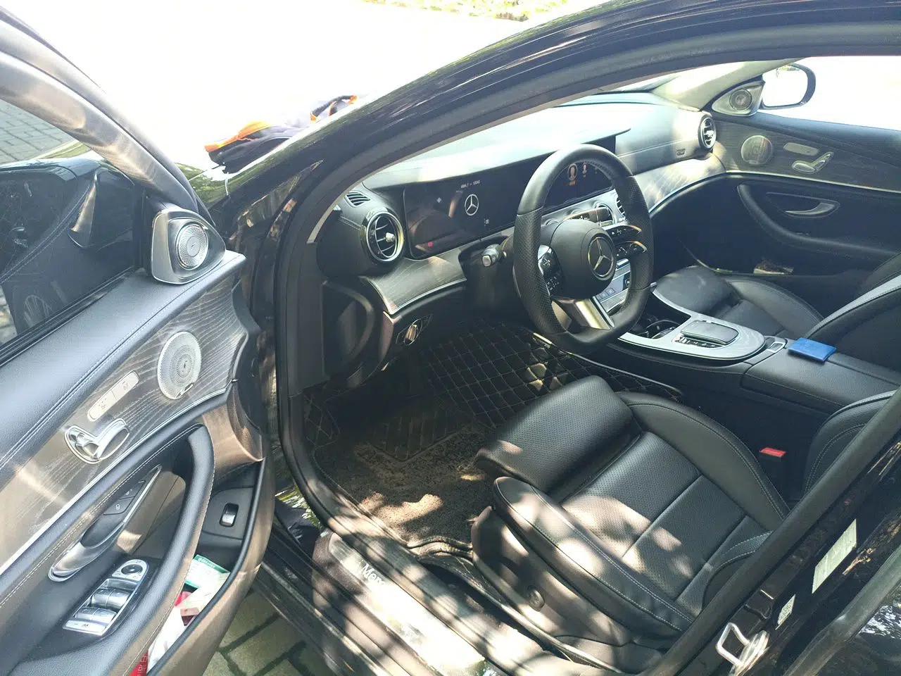 Mercedes-Benz E-Class 2022 Second Facelift E 300 L Sport Luxury Edition — миниатюра 16