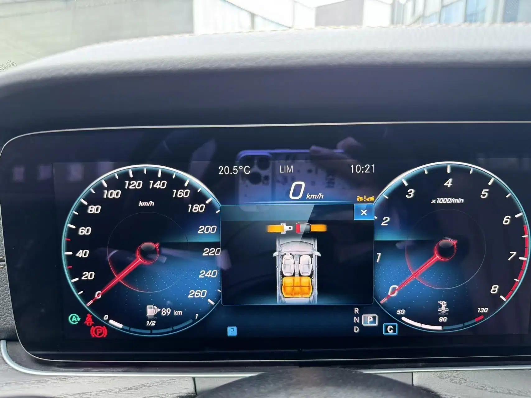 Mercedes-Benz E-Class 2023 E 300 L Sporty and Stylish Model — миниатюра 13