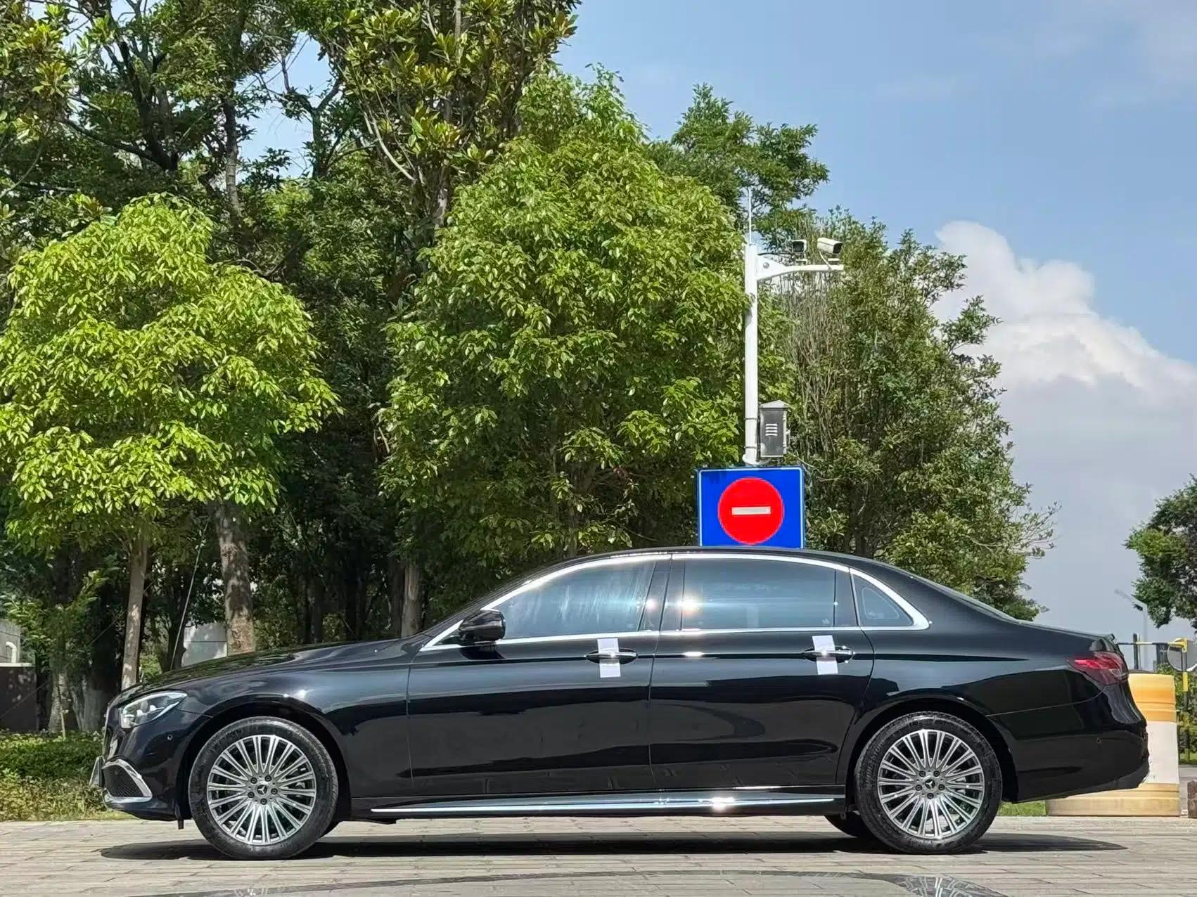 Mercedes-Benz E-Class 2023 E 300 L Sporty and Stylish Model — миниатюра 7